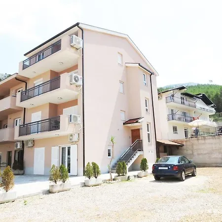 Ljubicic Apartment